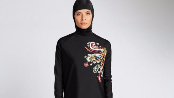 Burkini, dopo Cannes e Villeneuve-Loubet vietato anche in Corsica