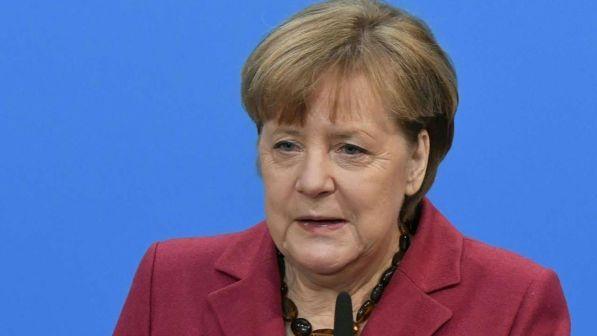 Germania, Merkel: "Pronta a lavorare con il governo italiano"