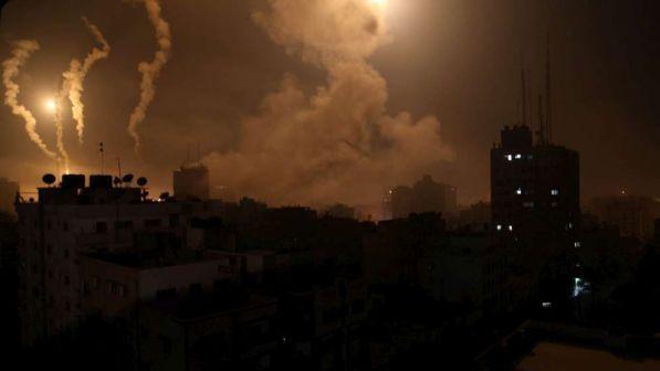 Gaza, lancio di razzi Hamas verso Israele: notte nei rifugi