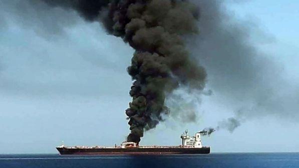 Attacco petroliere, Iran convoca ambasciatore Gb dopo accuse su navi