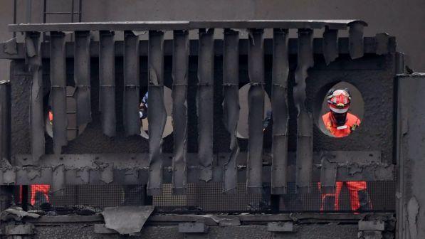 Regno Unito, test su grattacieli dopo incendio:181 su 600 falliscono