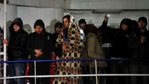 immigrazione profughi barcone soccorsi