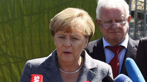 Migranti,Merkel: no stop in Balcani