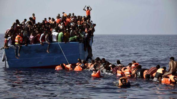 Migranti, Frontex: "L'Italia subisce una pressione straordinaria"