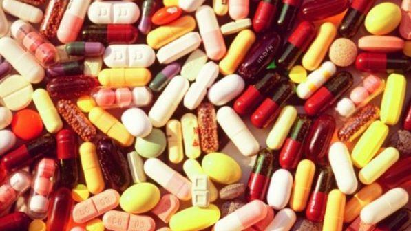 Allerta dell'Aifa su alcuni antibiotici: rischio reazioni | I farmaci saranno ritirati dal commercio
