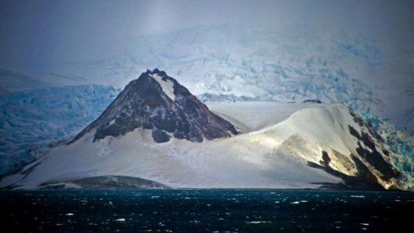 Antartide, nasce la riserva marina più grande del mondo: protetti 1,5 milioni di chilometri quadrati