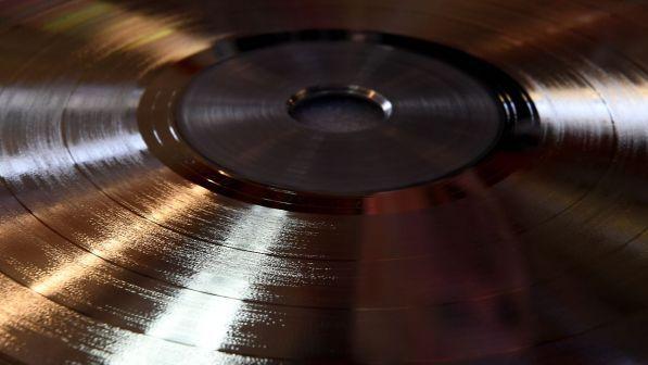Musica retrò, la riscossa del vinile passa dai servizi streaming on demand