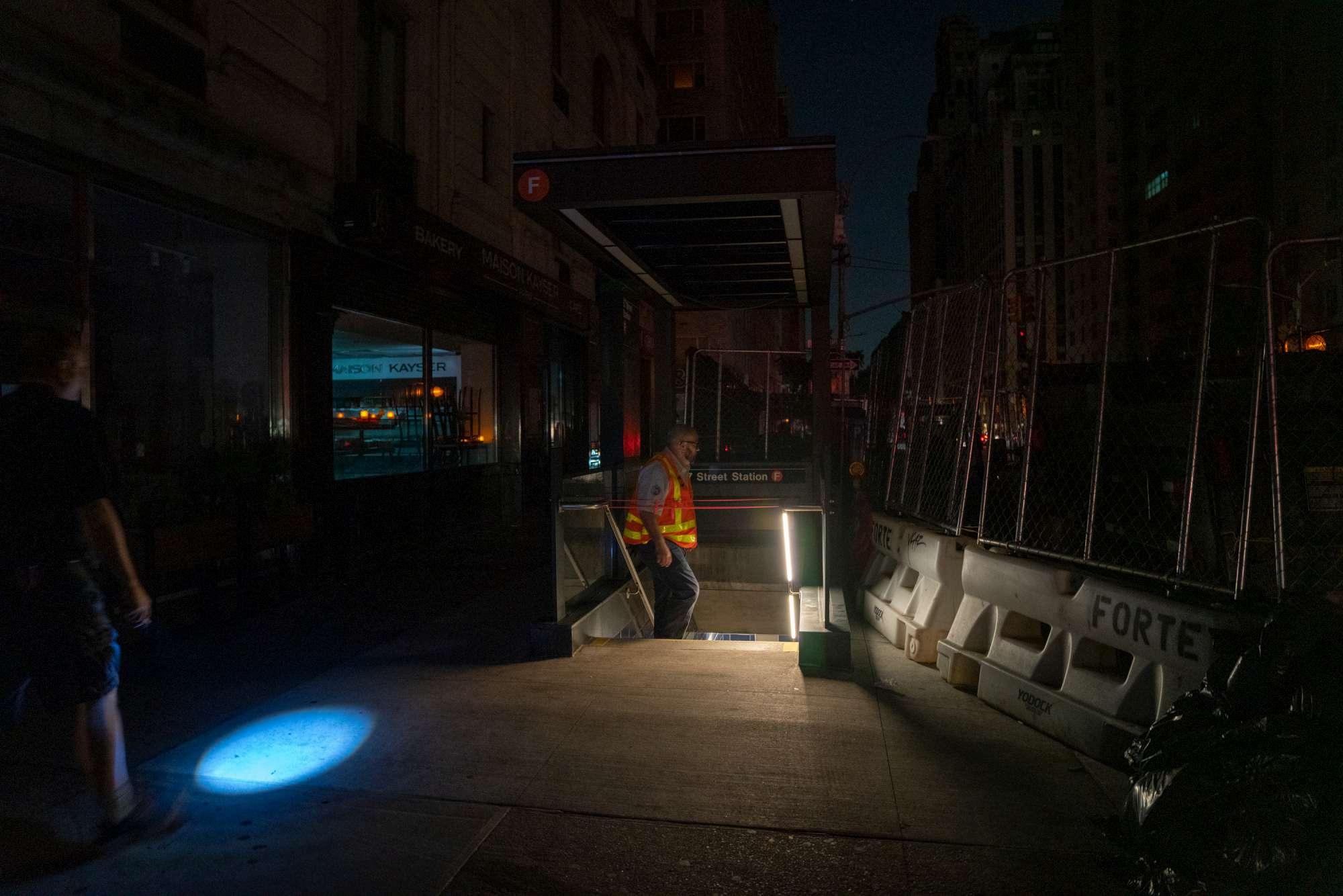 Caos a New York, sette linee della metro guaste all'ora di punta