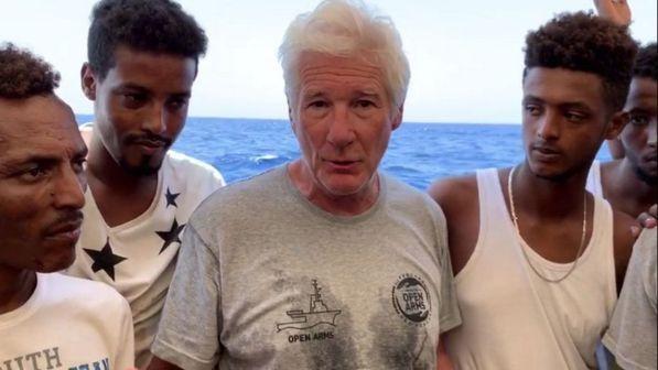 Migranti, Richard Gere contro Salvini: "Fa leva su paura e odio, è un baby Trump"