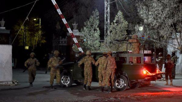 Pakistan, stop ai tribunali militari speciali antiterrorismo