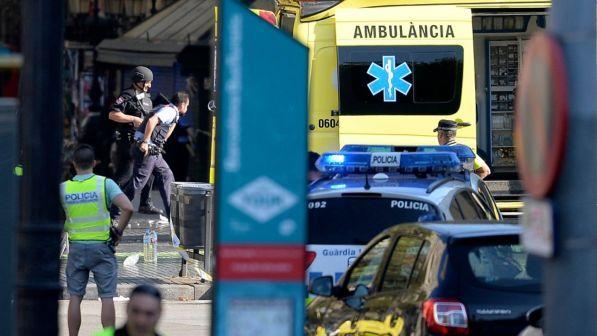 Barcellona, Rajoy: "Lutto nazionale in tutta la Spagna per 3 giorni"