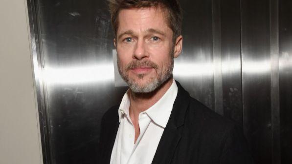 Brad Pitt provoca tamponamento a catena: tre auto coinvolte