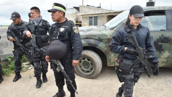 Messico, uomini sparano su folla in zona turistica: tre morti