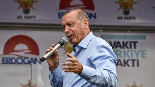 Elezioni in Turchia, seggi aperti: 56 milioni di cittadini al voto