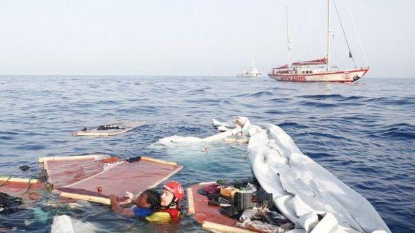 Migranti, morto uno dei 278 soccorsi al largo delle coste libiche