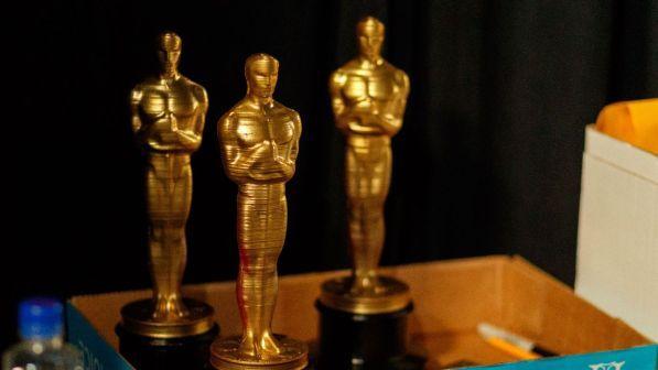 Oscar, gli Academy Awards compiono 90 anni: curiosità e dettagli della notte più lunga di Hollywood