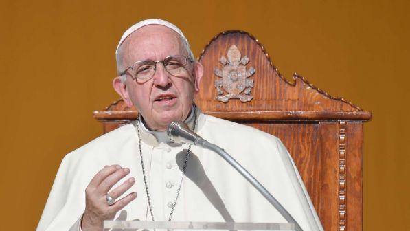 Papa invia messaggio all'esercito: "Auguri a chi è lontano da casa"