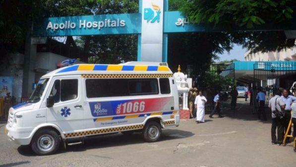 India, barca si ribalta nel Gange: almeno 23 morti e 10 dispersi