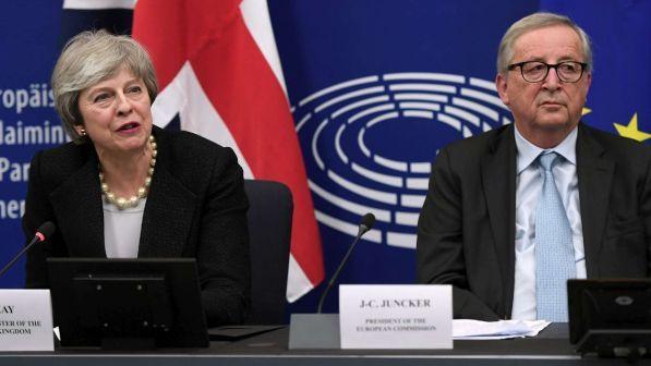 Brexit, Londra annuncia: "Con l'Ue c'è l'intesa sulle modifiche all'accordo"