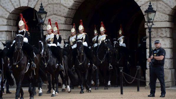 Londra,Scotland Yard: ricercati altri uomini,nuovo attacco imminente