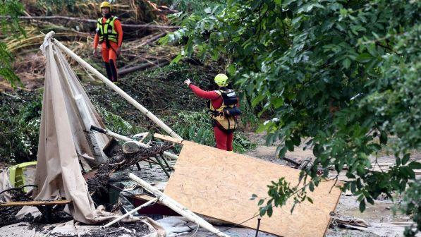 Francia, campeggi sgomberati per inondazioni: fermati 2 responsabili