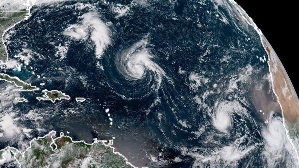 Atlantico, l'uragano Florence minaccia la costa est degli Usa