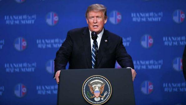 Sanità, Trump vuole togliere assicurazione Obamacare ai transgender