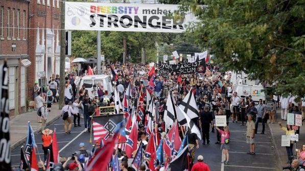 Trump: razzismo è male, KKK e suprematisti bianchi ripugnanti
