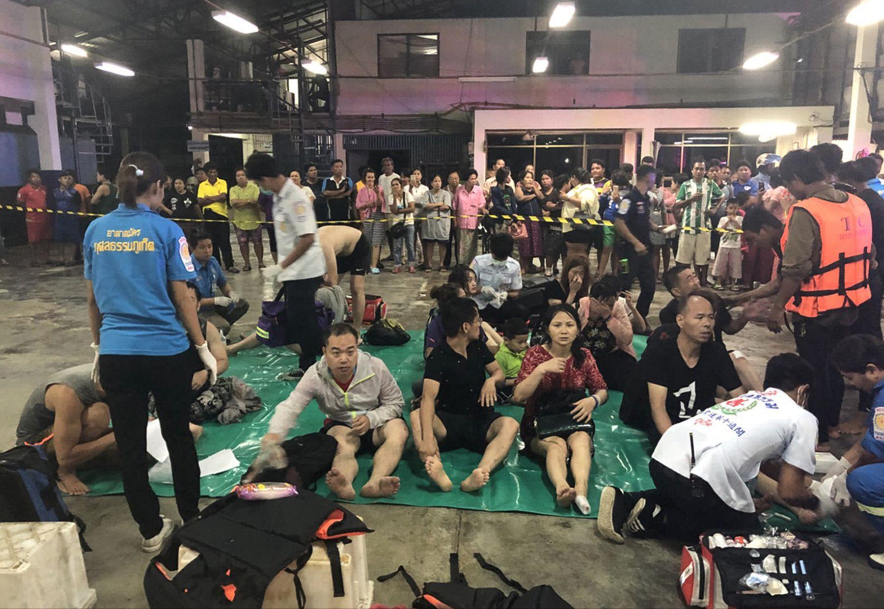Thailandia, affonda barcone di turisti cinesi: un morto, 53 dispersi