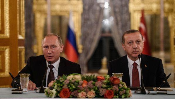 Siria, telefonata Putin-Erdogan: trovare soluzione politica a crisi