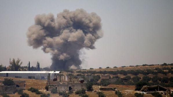 Idlib, la denuncia di Amnesty: “Barili bomba sulla popolazione”
