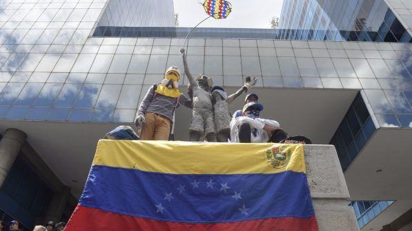 Venezuela, i leader dei Paesi sudamericani: Costituente illegittima