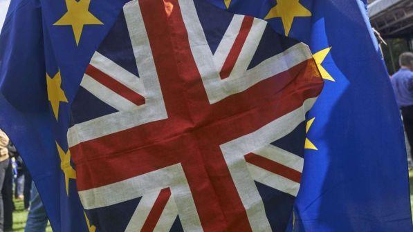 Brexit, Westminster vota contro il no deal | Nuova sconfitta per Theresa May