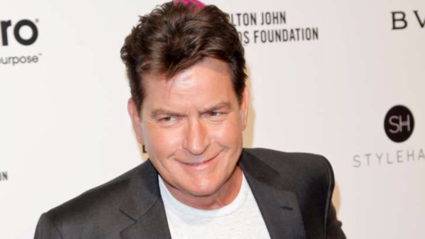 Charlie Sheen nei guai: ha cercato un killer per uccidere la ex
