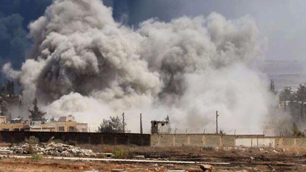 La TV Al Arabiya: 100 minori uccisi in campo Isis da raid coalizione