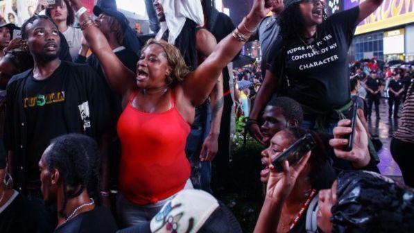 Usa, scontri a Seattle fra manifestanti pro e contro Trump