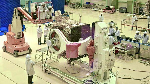 Rinviato il lancio della sonda indiana diretta sulla Luna