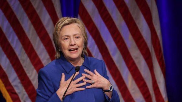 Email Clinton, il dipartimento di Giustizia apre ora un'indagine su Fbi