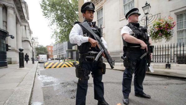 Londra, due sparatorie nella notte: morta una ragazza, grave un 16enne