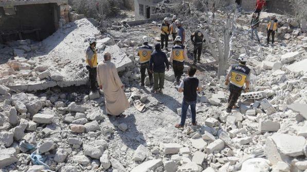 Siria, attivisti: raid aereo a nord-ovest, 7 vittime tra cui bambini