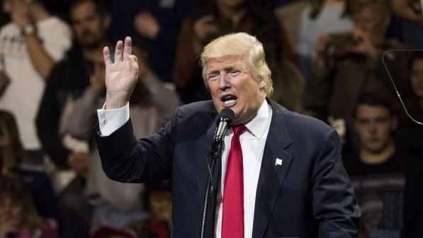 Trump contro la Toyota: fabbrica negli Usa o pagherete tasse pesanti