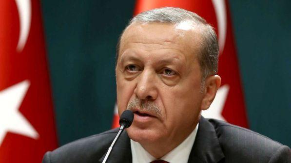 Turchia, Erdogan: cacceremo i curdi dal resto di Siria e Iraq, ora puntiamo su Kobane