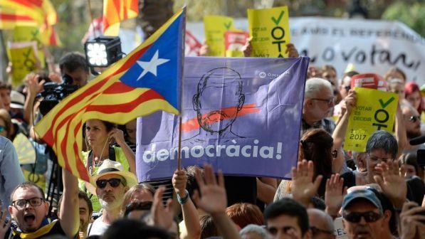 Catalogna accusa Madrid: "State cercando di far scoppiare tumulti"