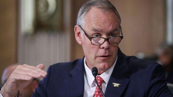 Usa, si dimette il controverso segretario all'Interno Zinke