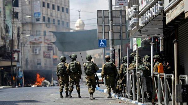 Cisgiordania, un attivista italiano arrestato dai soldati israeliani