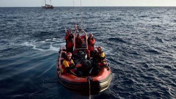 Migranti, 1.000 alla deriva: libici coordinano soccorsi