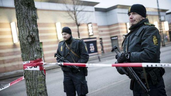 Danimarca, maxi operazione della polizia: chiusa isola Copenaghen