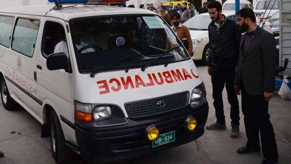 Pakistan, esplosione durante un raduno religioso a Karachi: feriti
