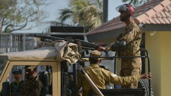 Pakistan, spari vicino al consolato cinese a Karachi: 2 morti