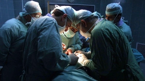 ospedale sanità sala operatoria intervento chirurgo chirurghi chirurgico operazione medico medici